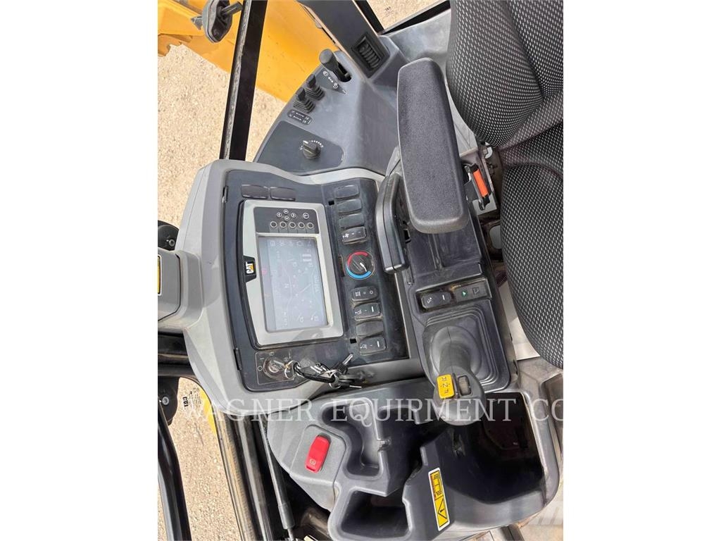 CAT 440 Baggerlader