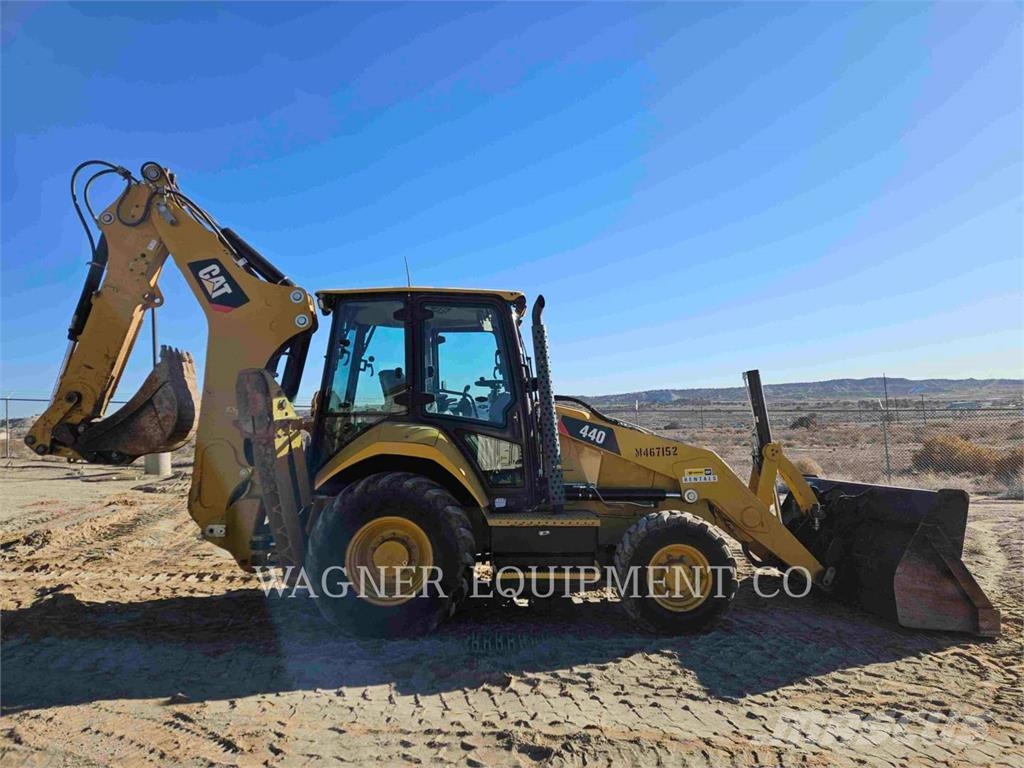CAT 440 لوادر ذات جرافات عكسية