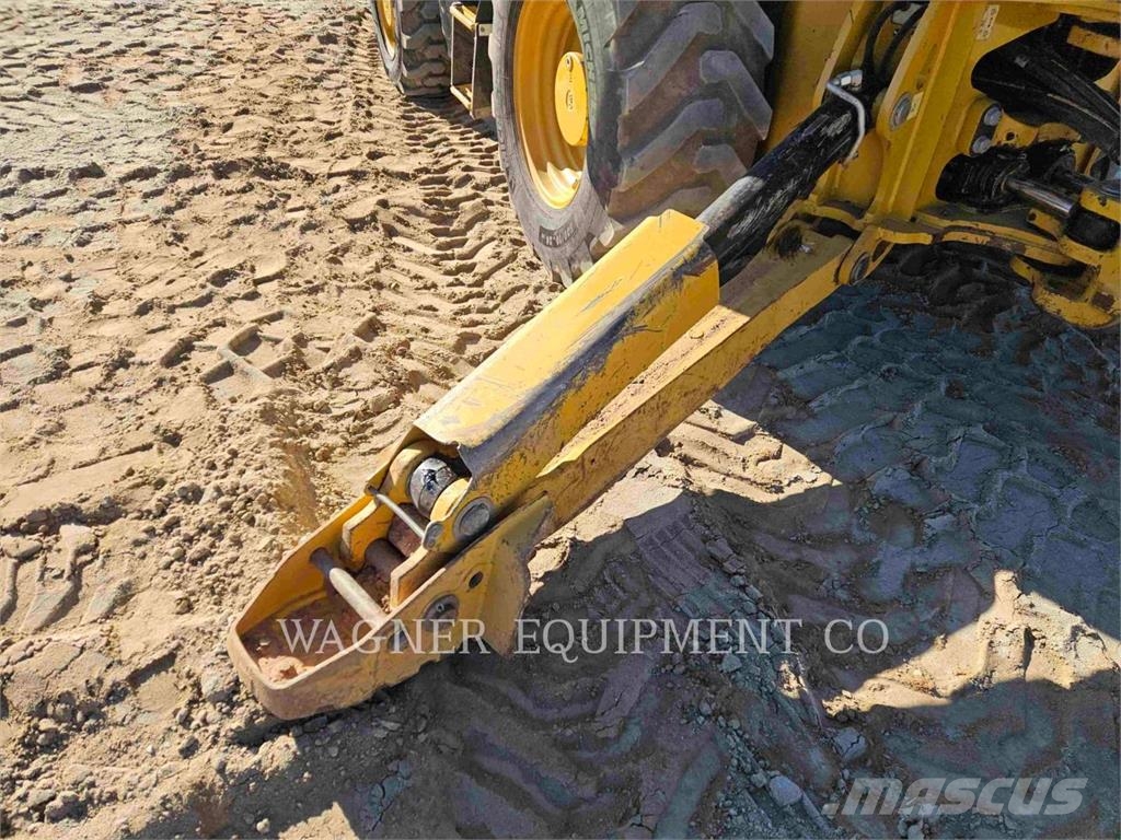 CAT 440 لوادر ذات جرافات عكسية