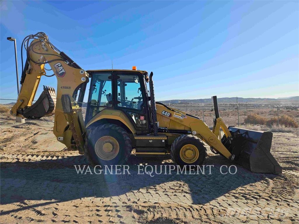 CAT 440 Backhoe