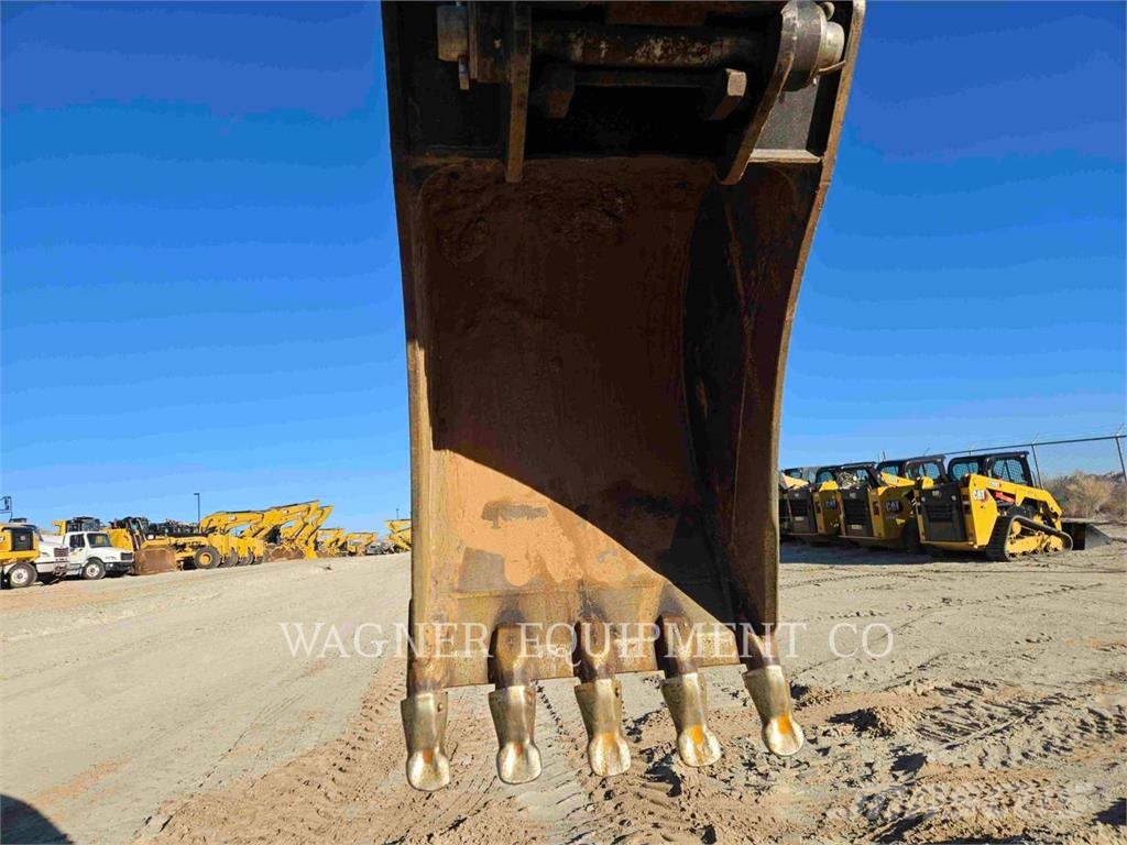 CAT 440 Backhoe