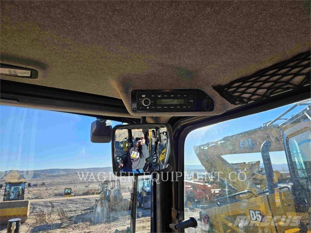 CAT 440 Backhoe