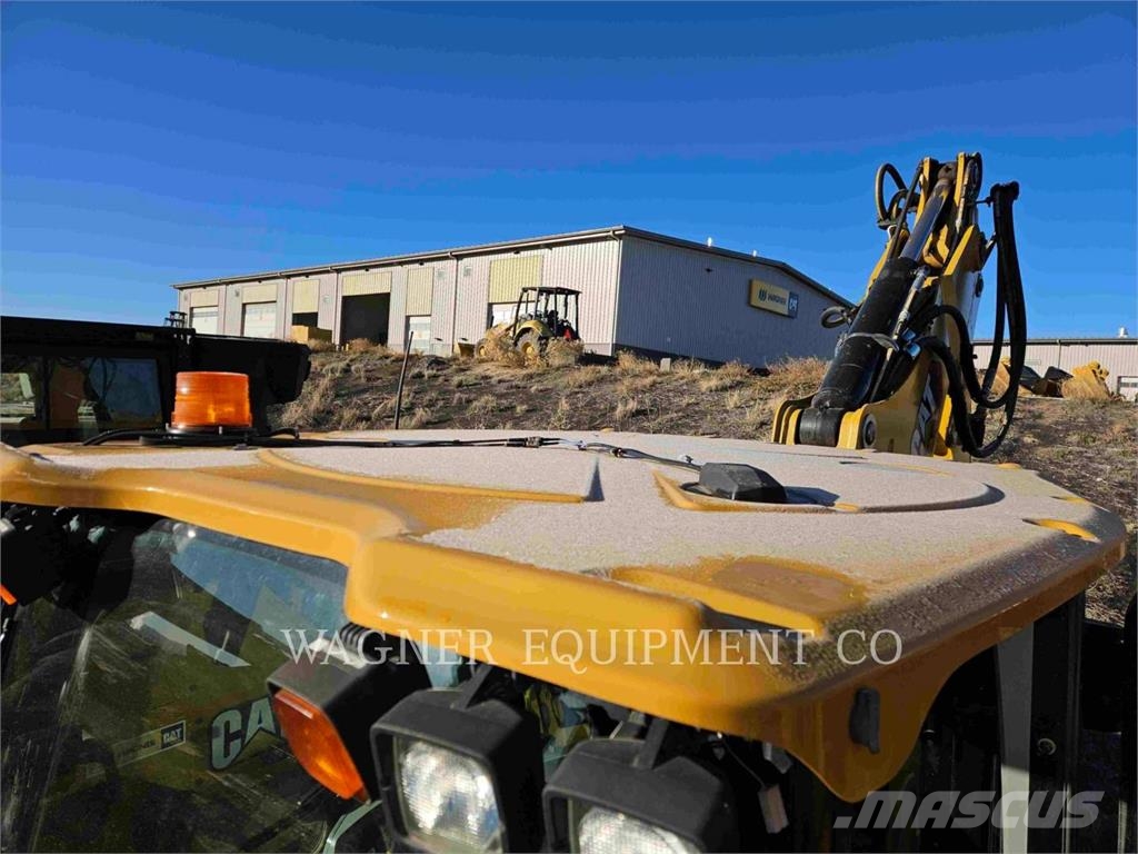 CAT 440 Backhoe