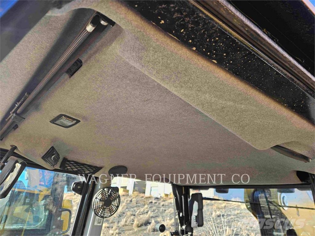 CAT 440 Backhoe
