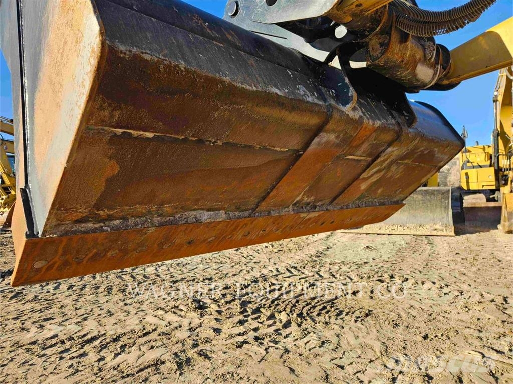CAT 44007 Ekskavaatorlaadurid