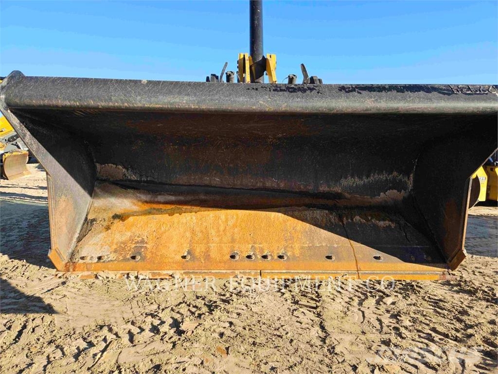CAT 44007 Ekskavaatorlaadurid
