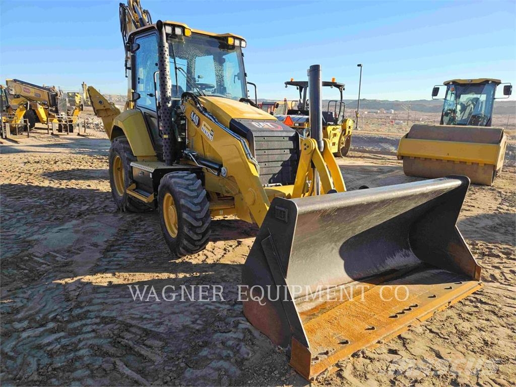 CAT 44007 Ekskavaatorlaadurid