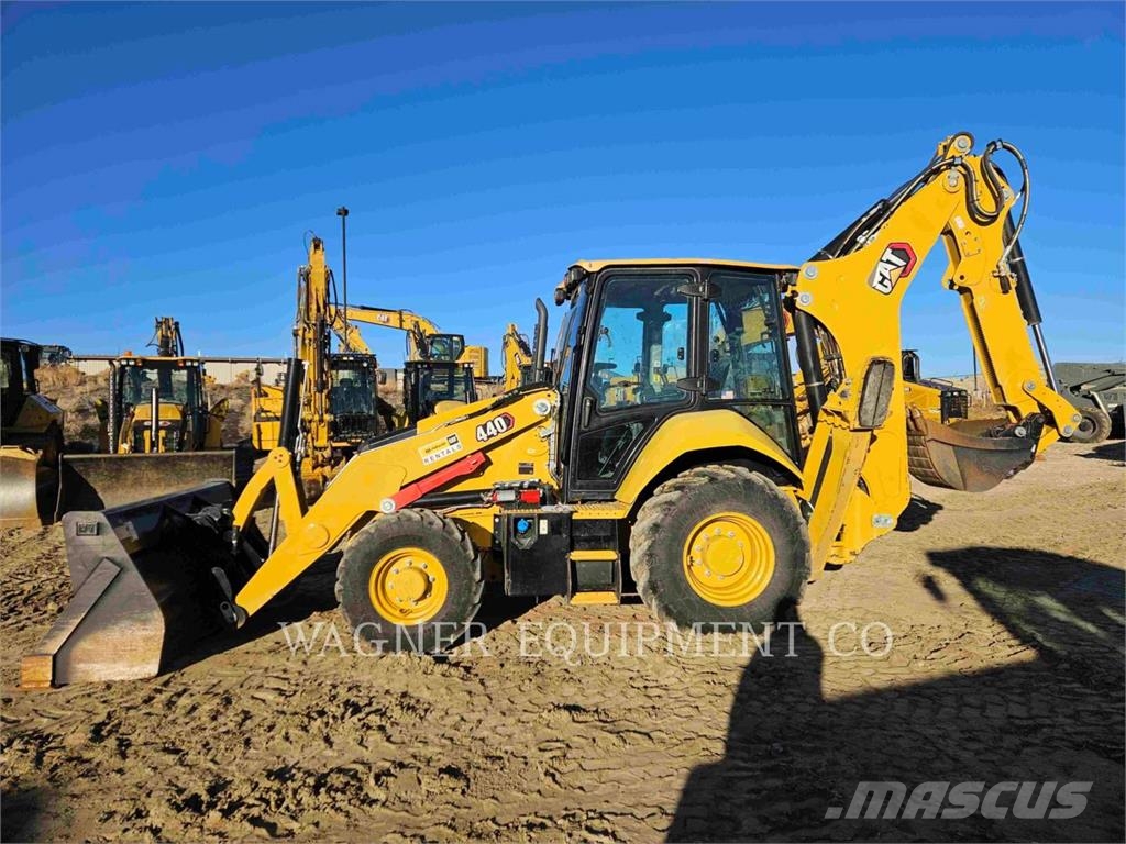 CAT 44007 Ekskavaatorlaadurid