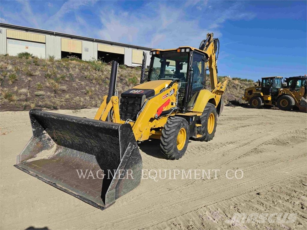 CAT 44007 Ekskavaatorlaadurid