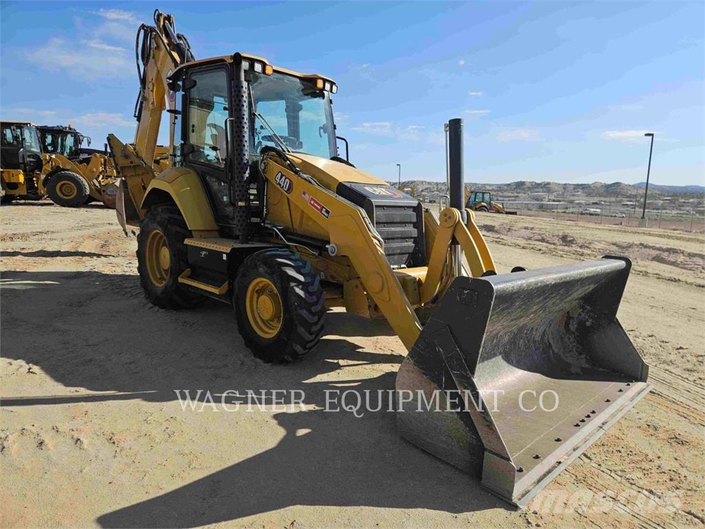 CAT 44007 Ekskavaatorlaadurid