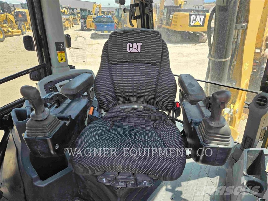 CAT 44007 Traktorgravere