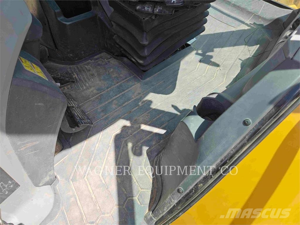 CAT 44007 Traktorgravere