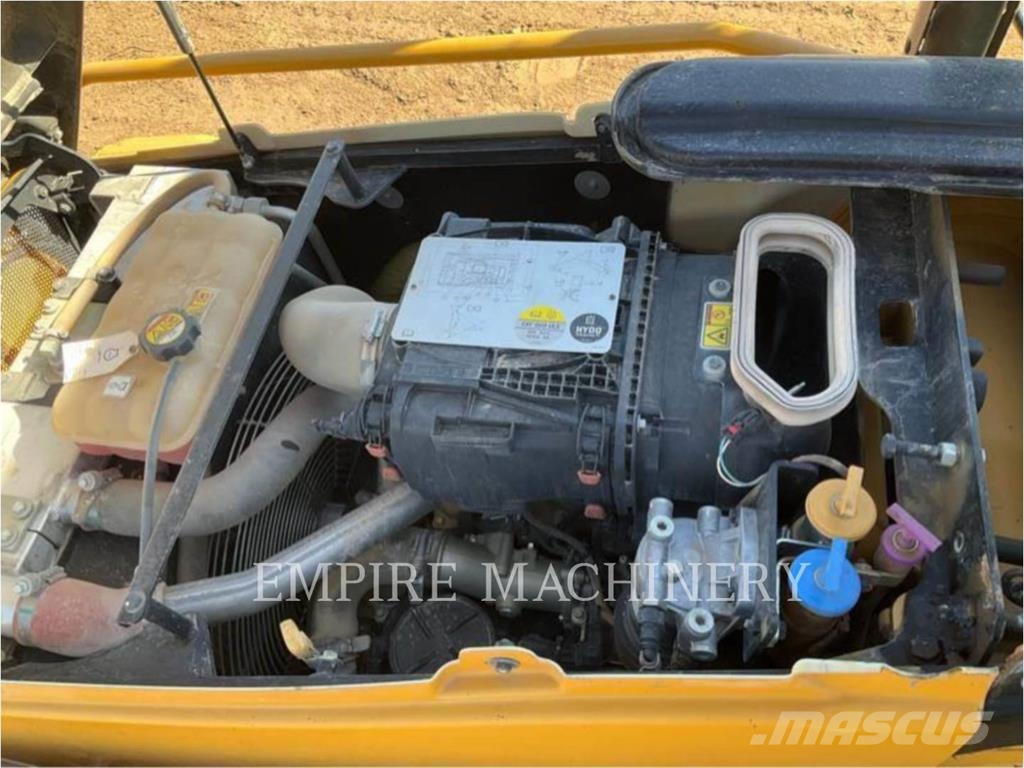 CAT 450F 4EOMP لوادر ذات جرافات عكسية