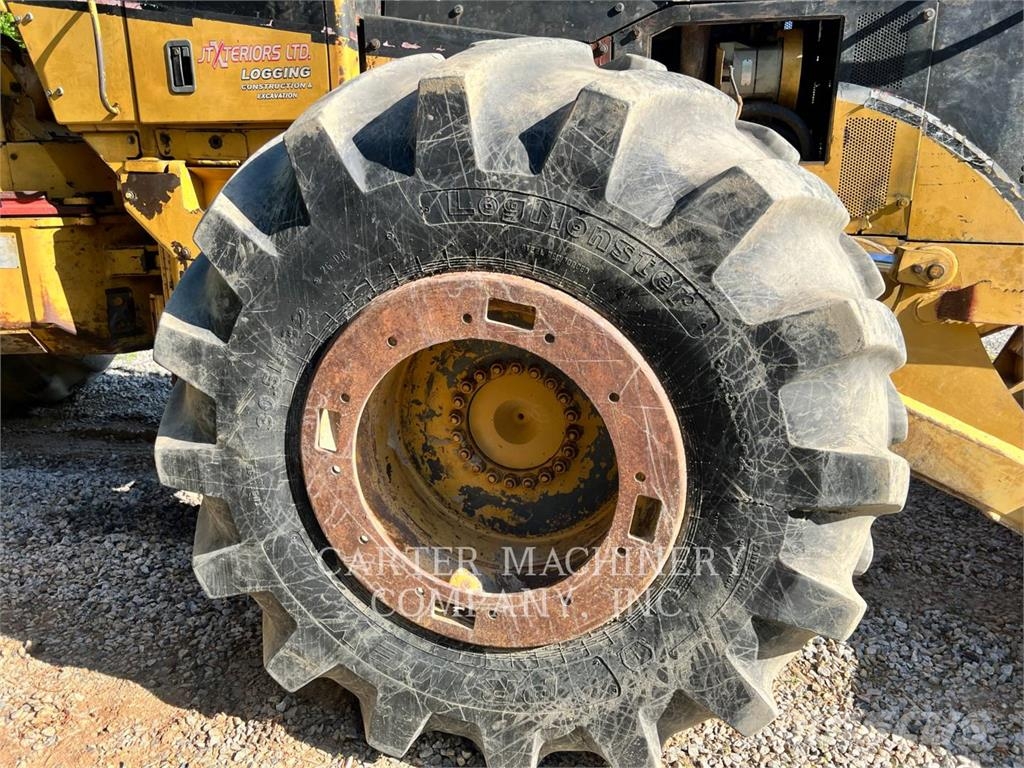 CAT 525B 集材機