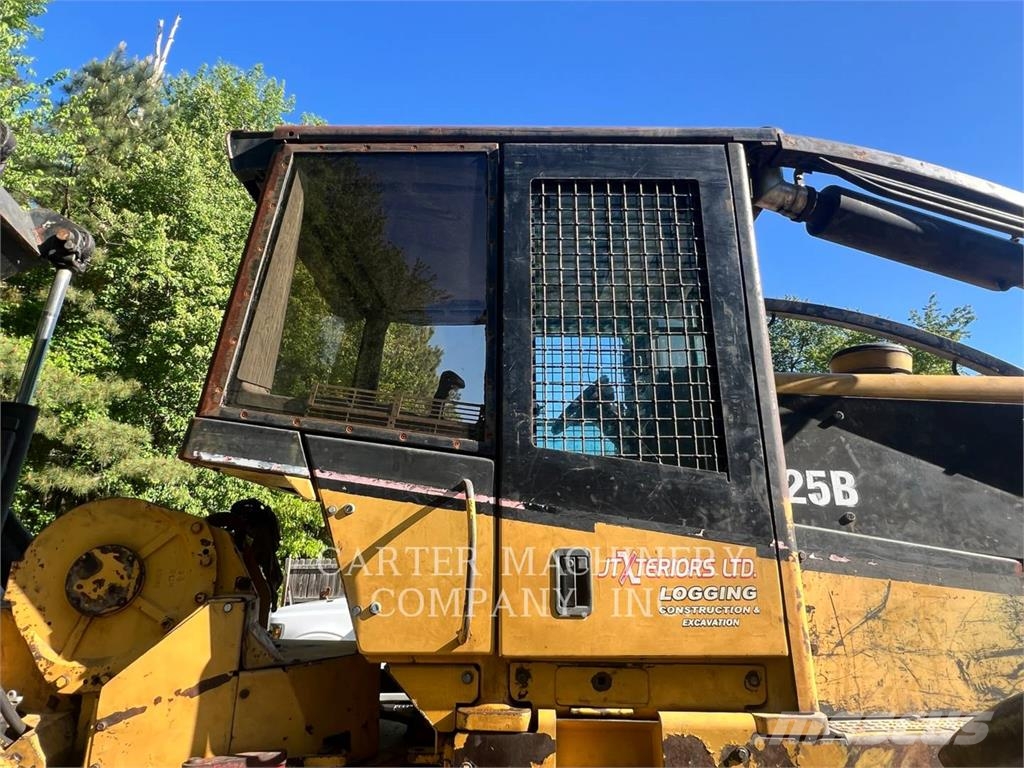 CAT 525B 集材機