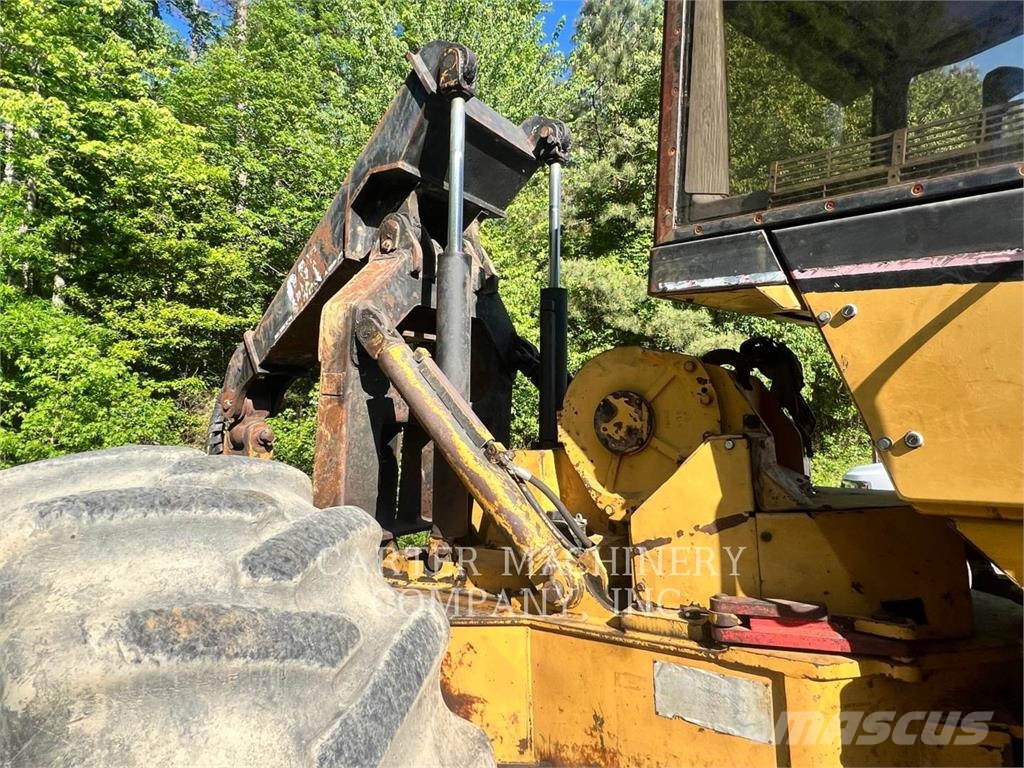 CAT 525B 集材機