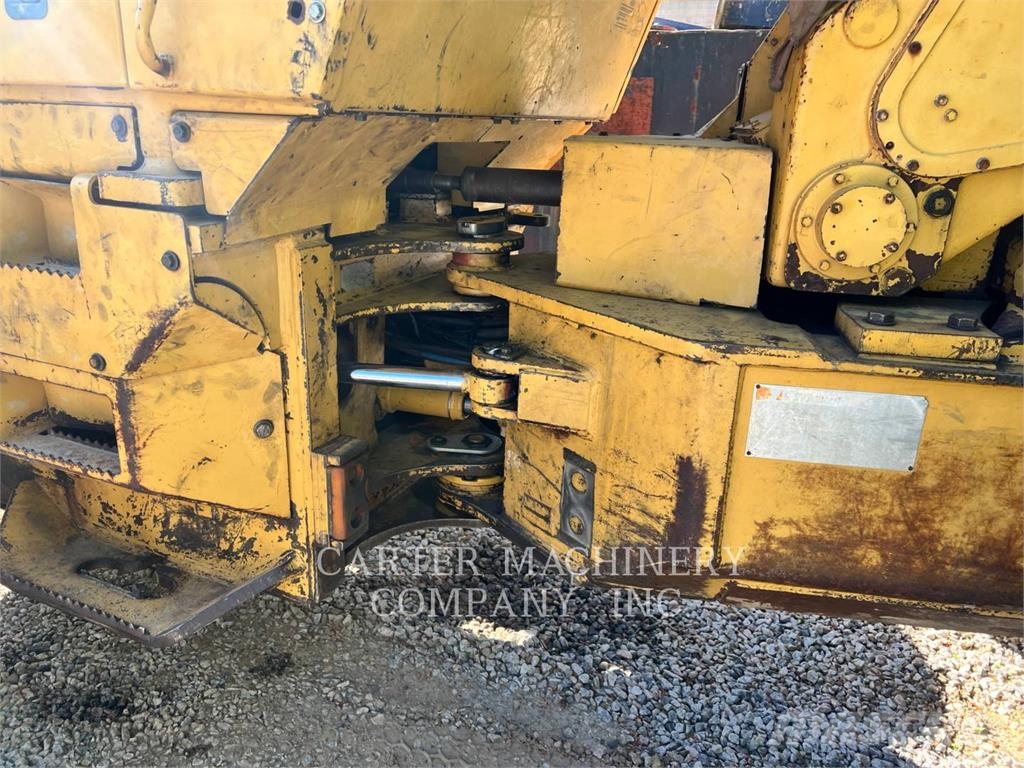 CAT 525B 集材機