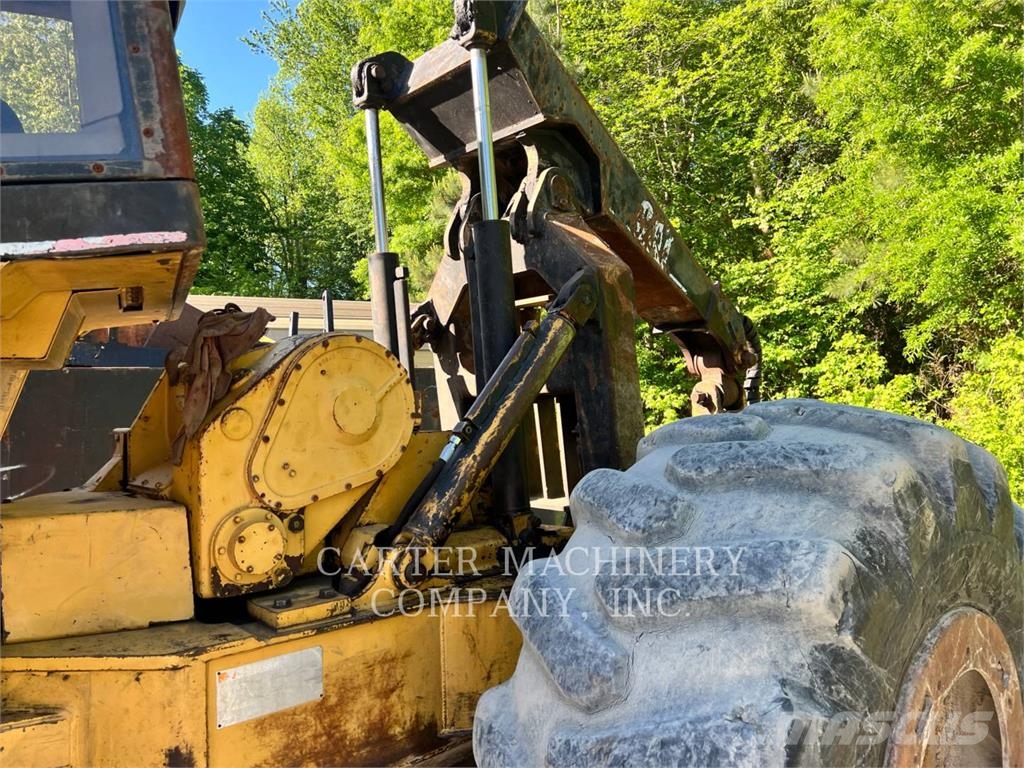 CAT 525B 集材機