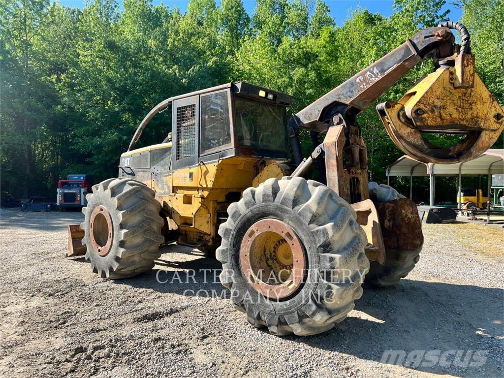 CAT 525B 集材機