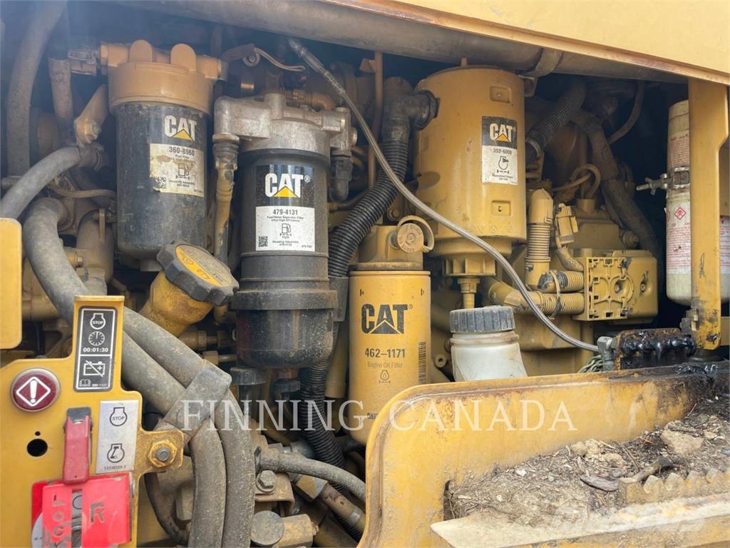 CAT 545D Miško vilkikai