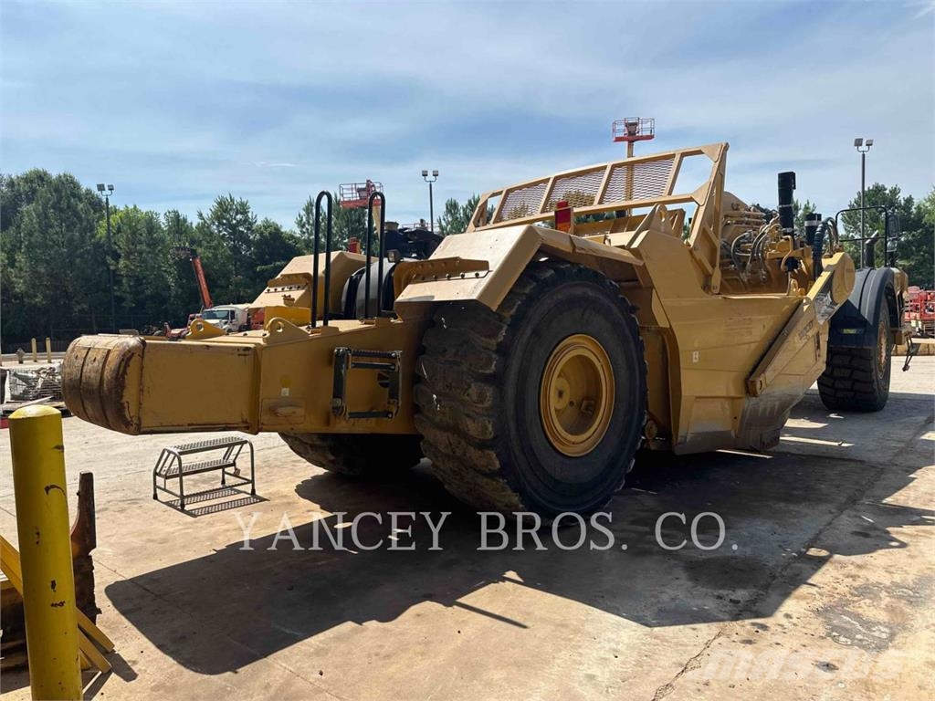 CAT 621 Scrapers