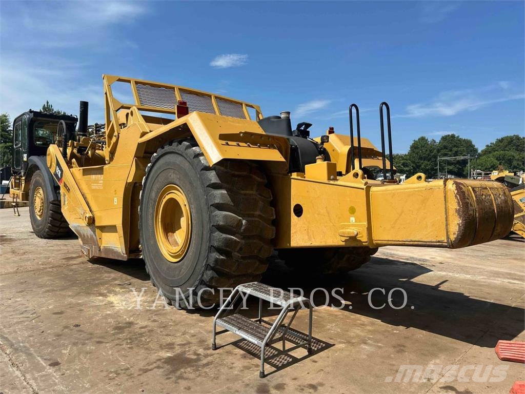 CAT 621 Scrapers