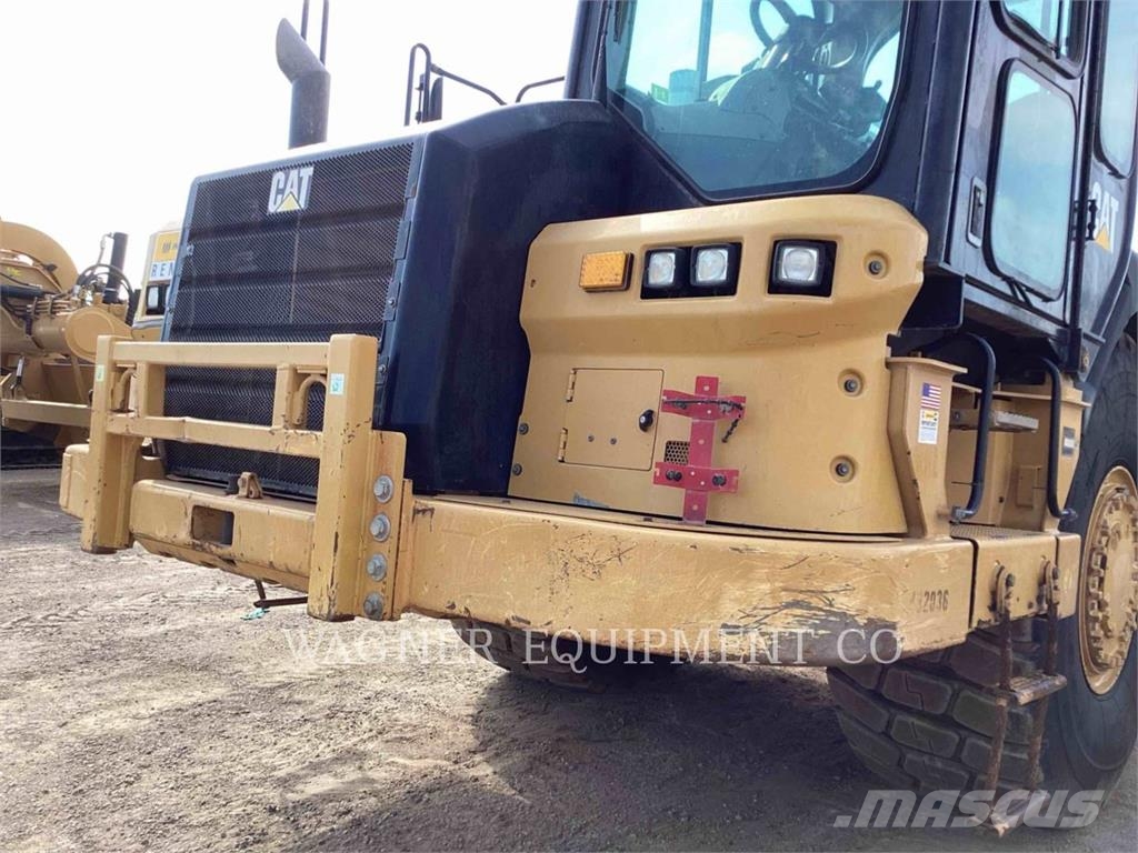 CAT 621K WW Kamioni za vodu