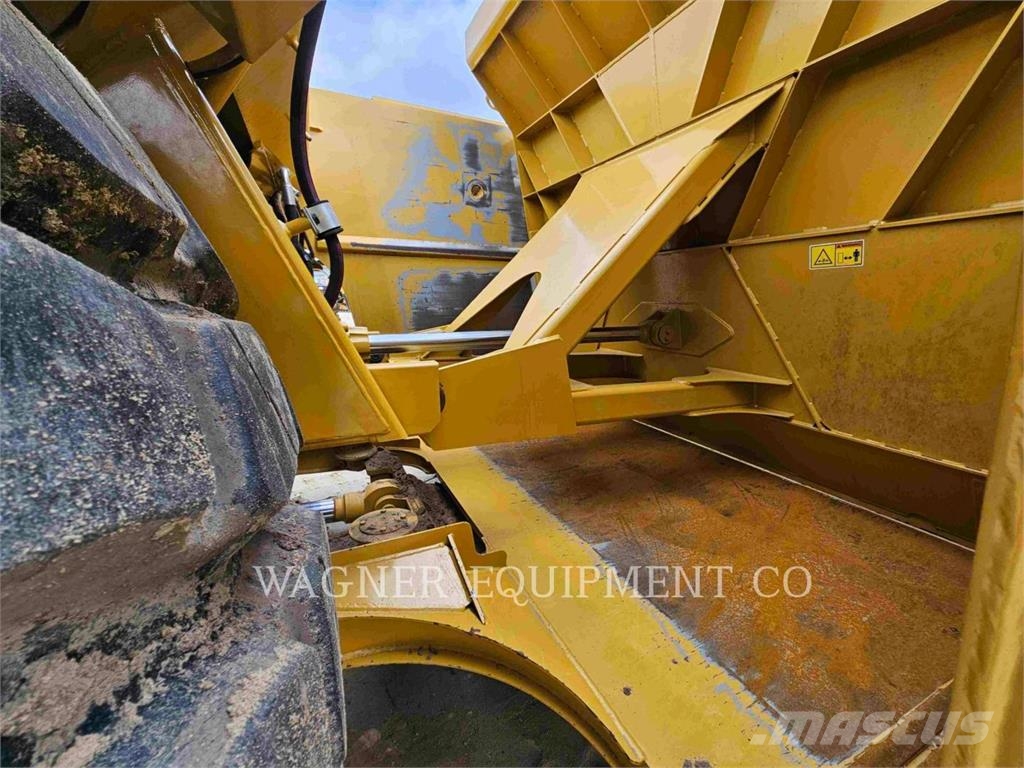 CAT 62311 Földnyesők (szkréperek)