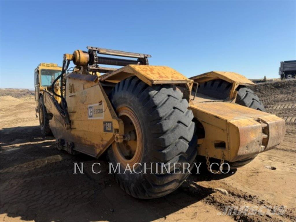 CAT 623B Strgalci