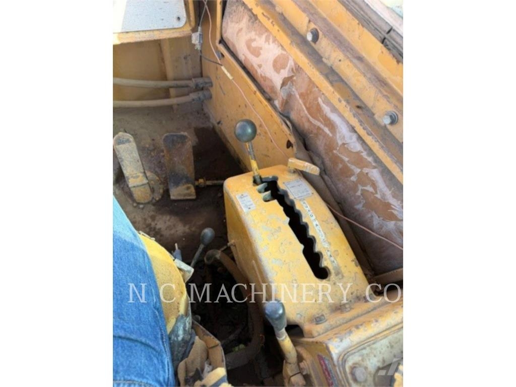 CAT 623B Strgalci