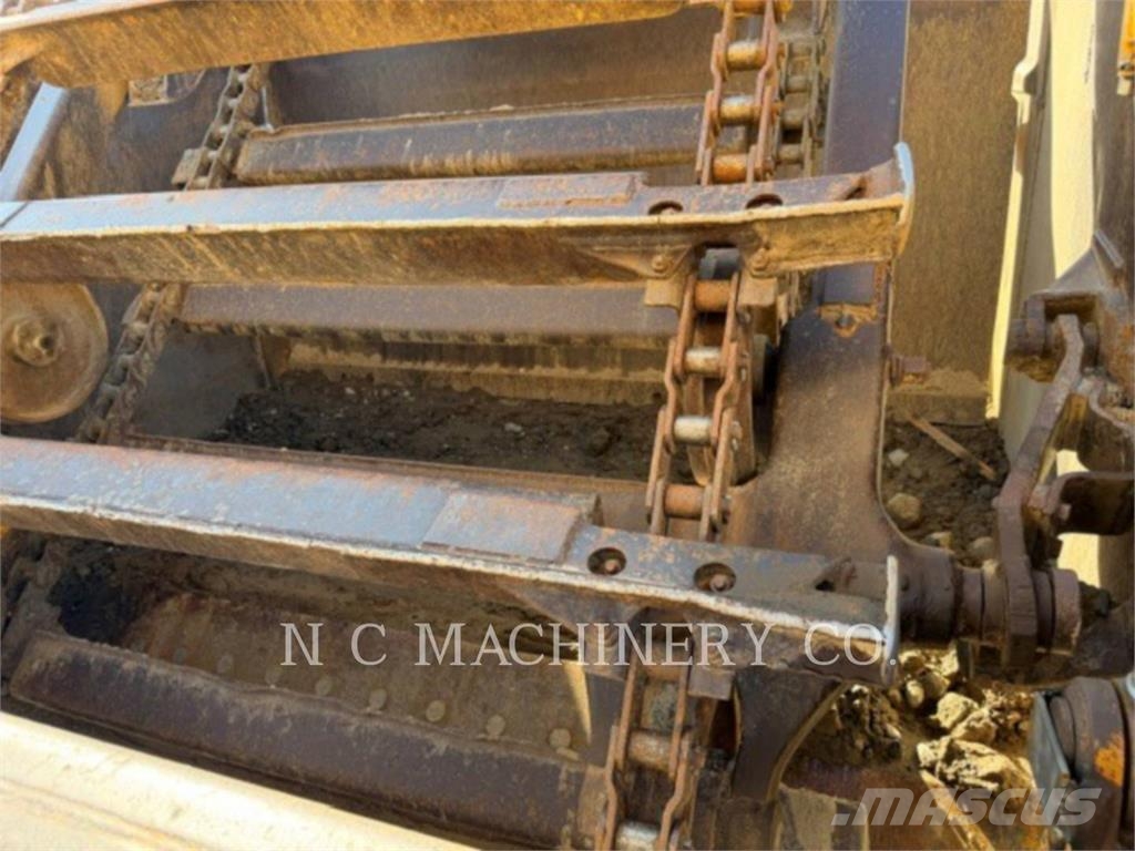 CAT 623B Strgalci