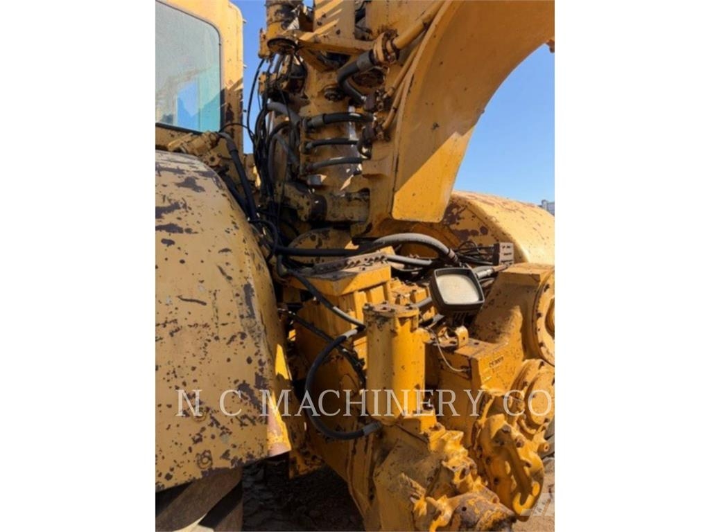 CAT 623B Strgalci