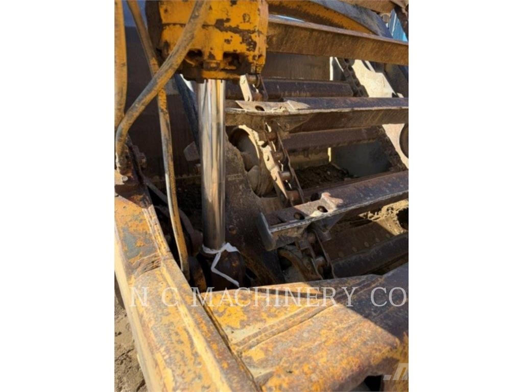 CAT 623B Strgalci