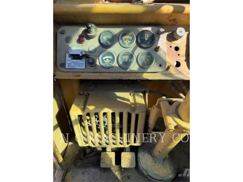 CAT 623B Strgalci