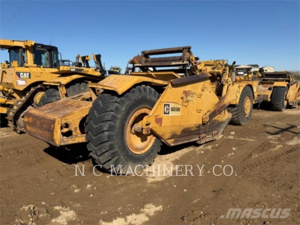 CAT 623B Strgalci