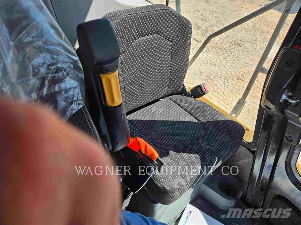 CAT 725 Zglobni demperji