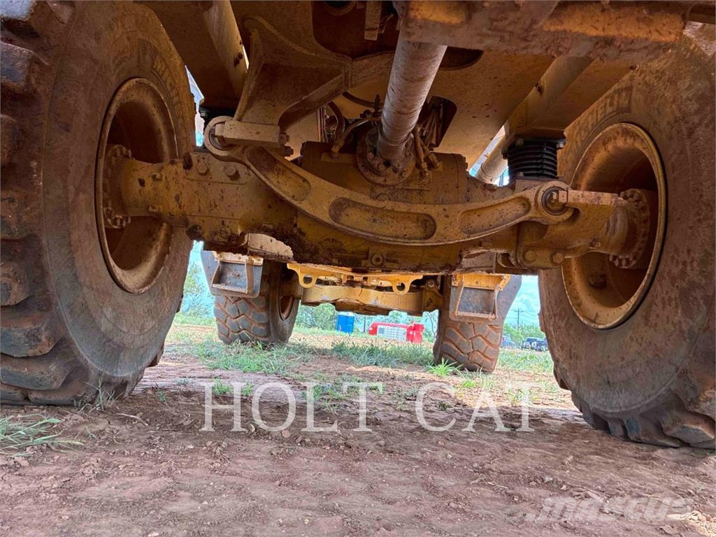 CAT 725 Σπαστό Dump Truck ADT