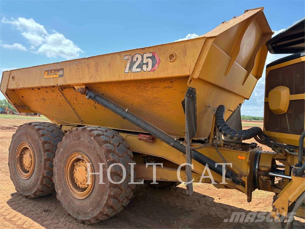 CAT 725 Σπαστό Dump Truck ADT