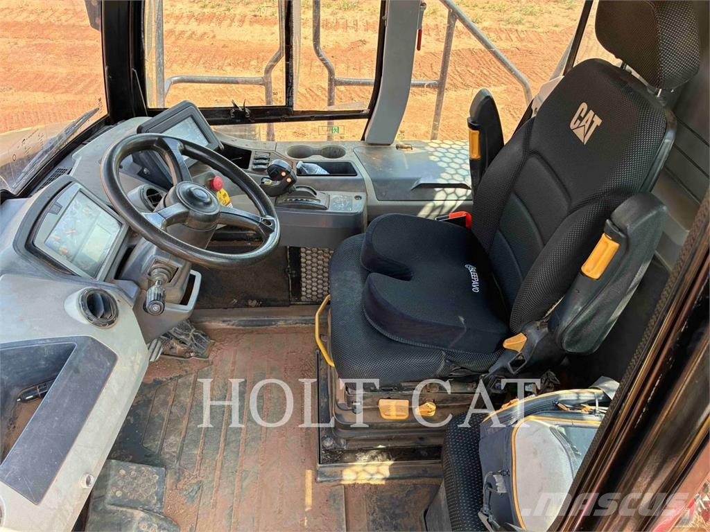 CAT 725 Σπαστό Dump Truck ADT