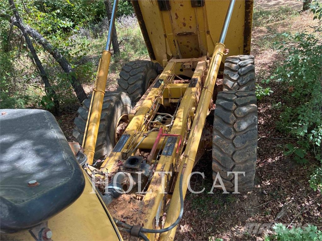 CAT 725 Transportoare articulate