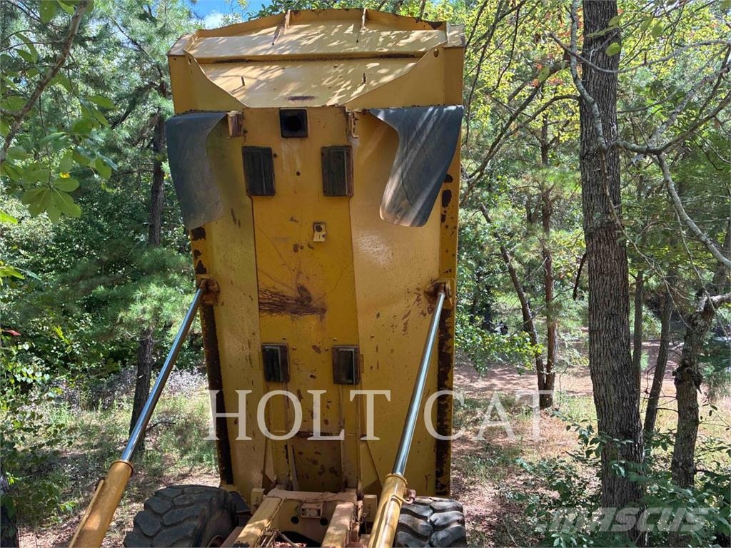 CAT 725 Transportoare articulate