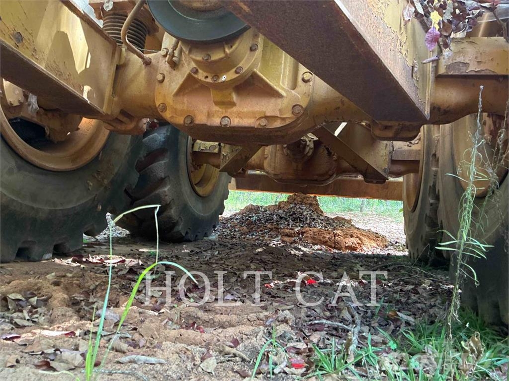 CAT 725 Transportoare articulate