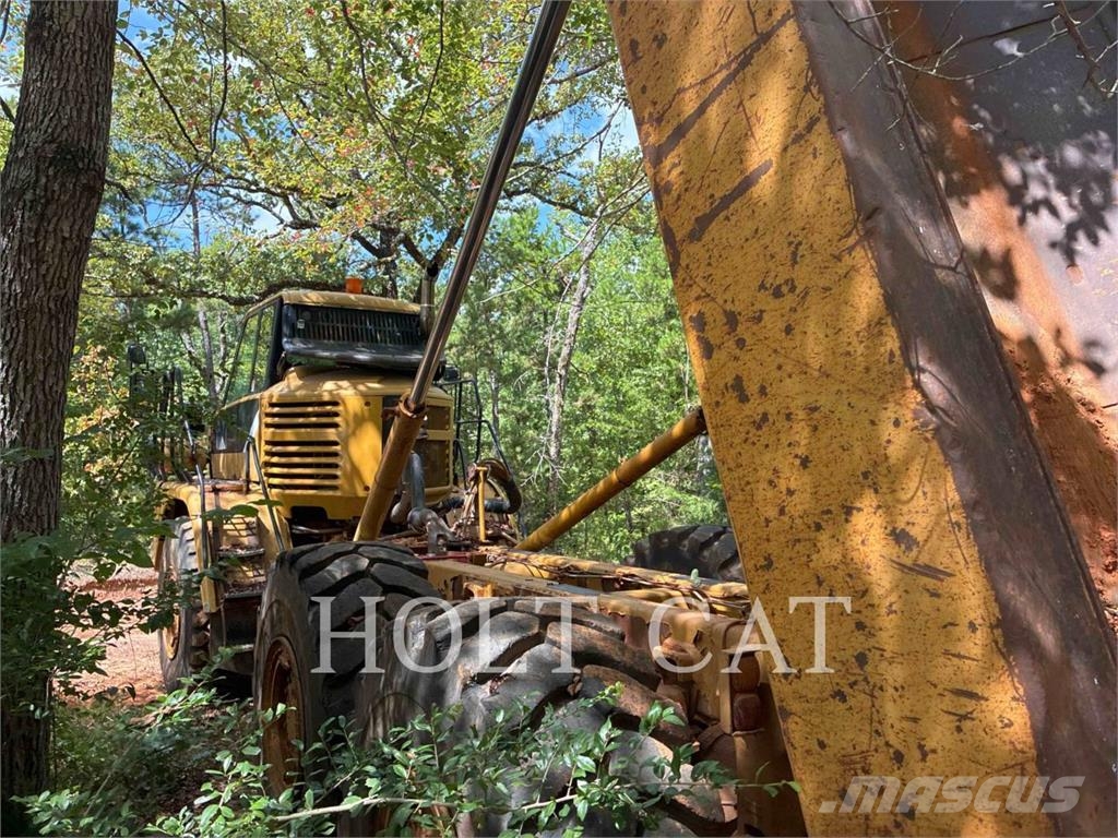 CAT 725 Transportoare articulate