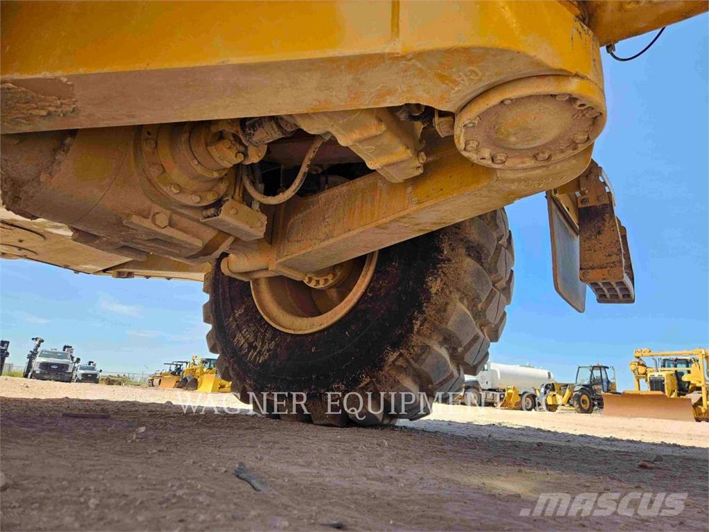 CAT 72504 アーティキュレート式ダンプトラック