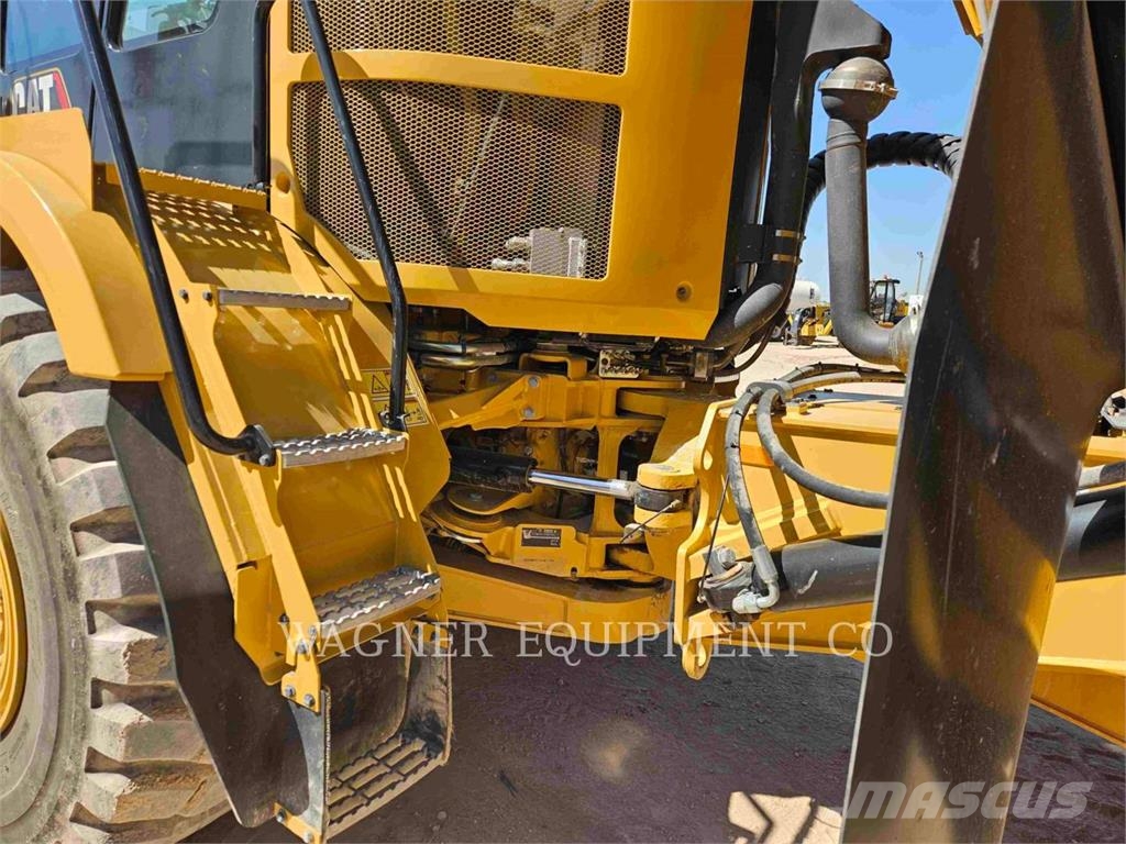 CAT 72504 アーティキュレート式ダンプトラック