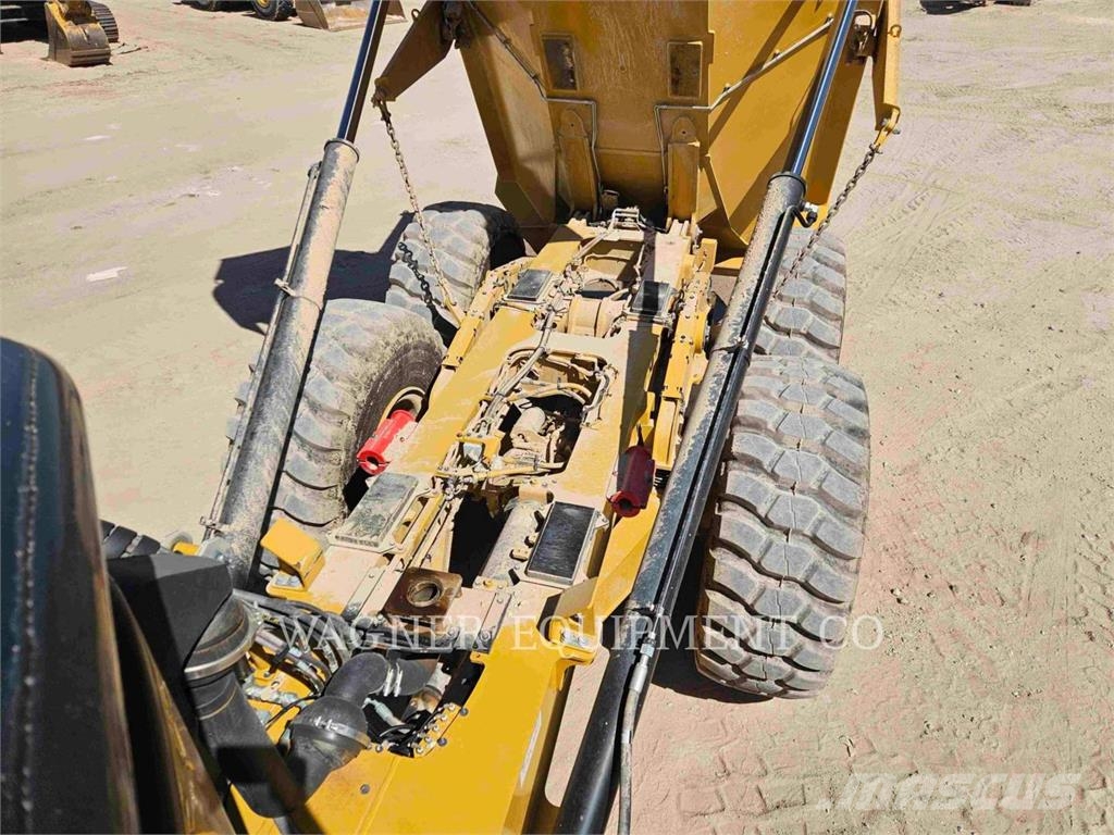 CAT 72504 アーティキュレート式ダンプトラック