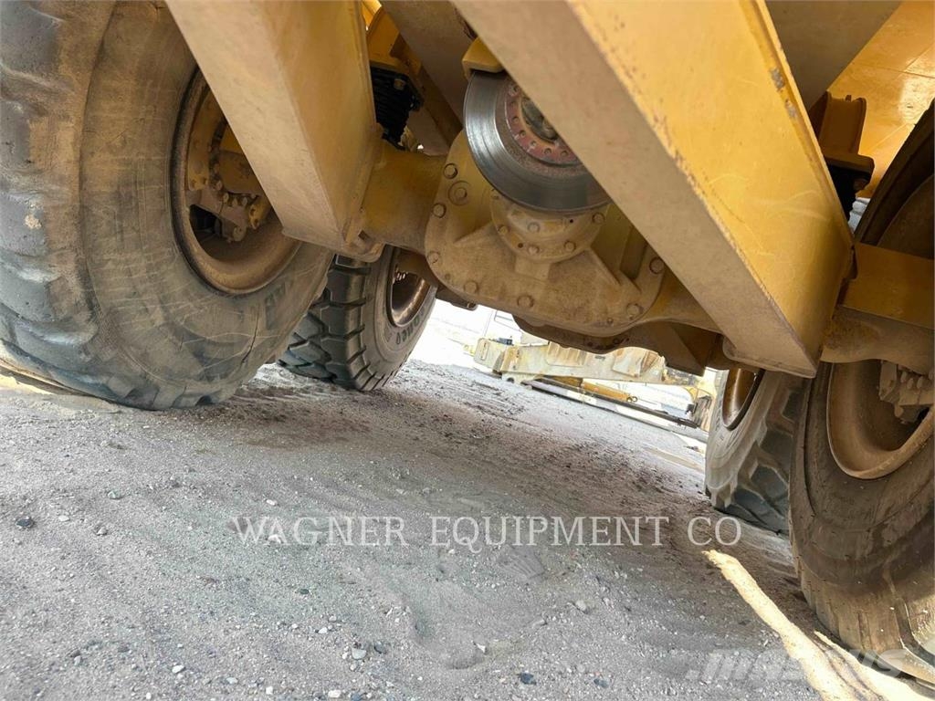 CAT 725C Autocisterne