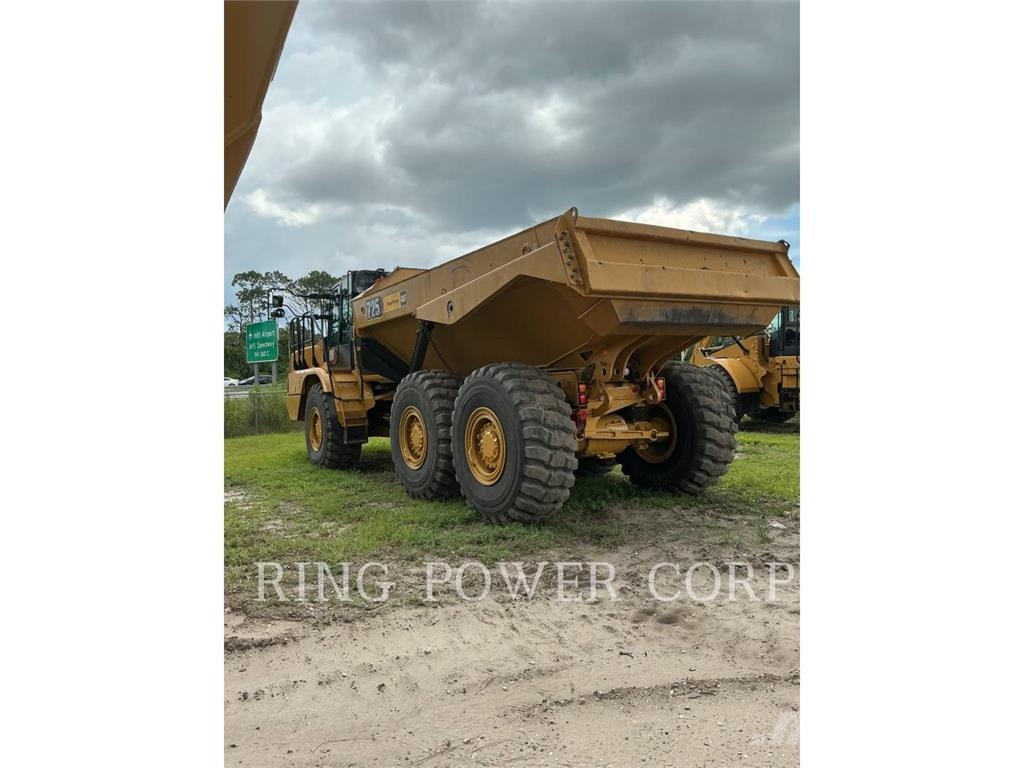 CAT 725TG Зчленовані самоскиди