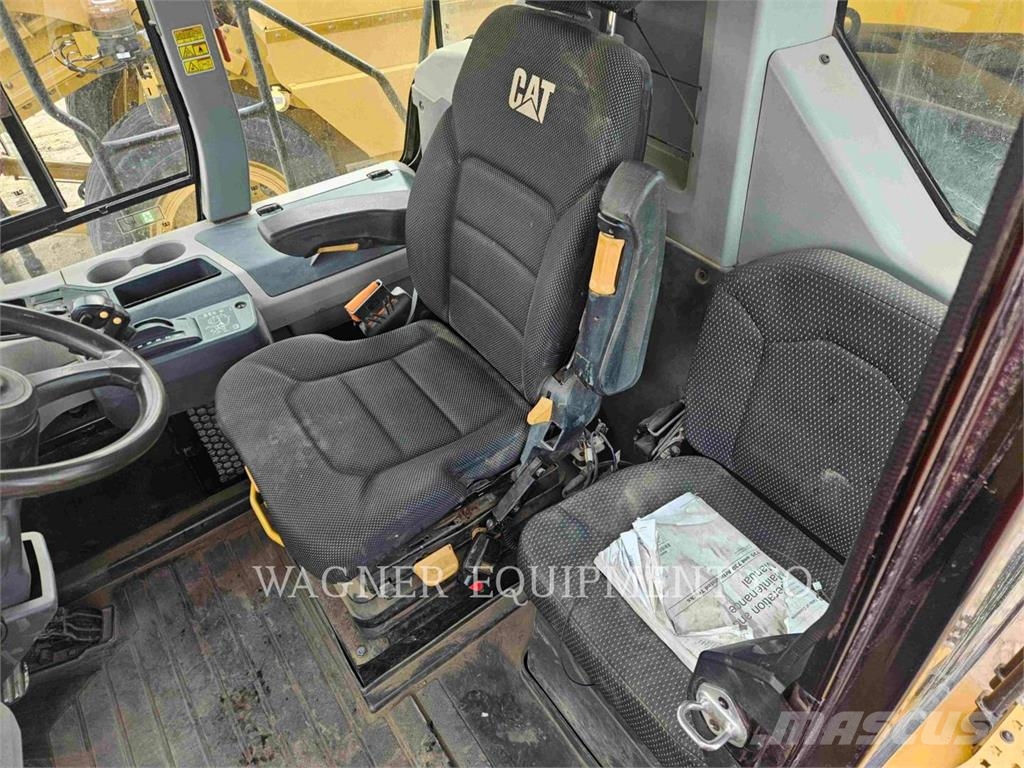 CAT 730 Caminhão basculante articulado ADT