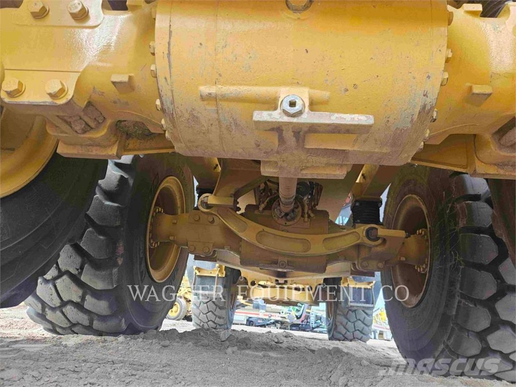 CAT 730 Caminhão basculante articulado ADT